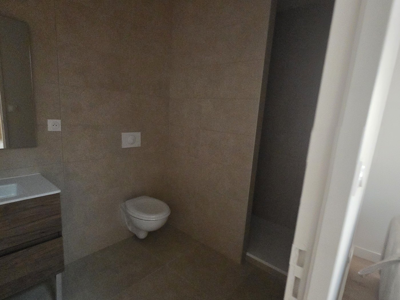 WC design marbre noir — DõmHõ